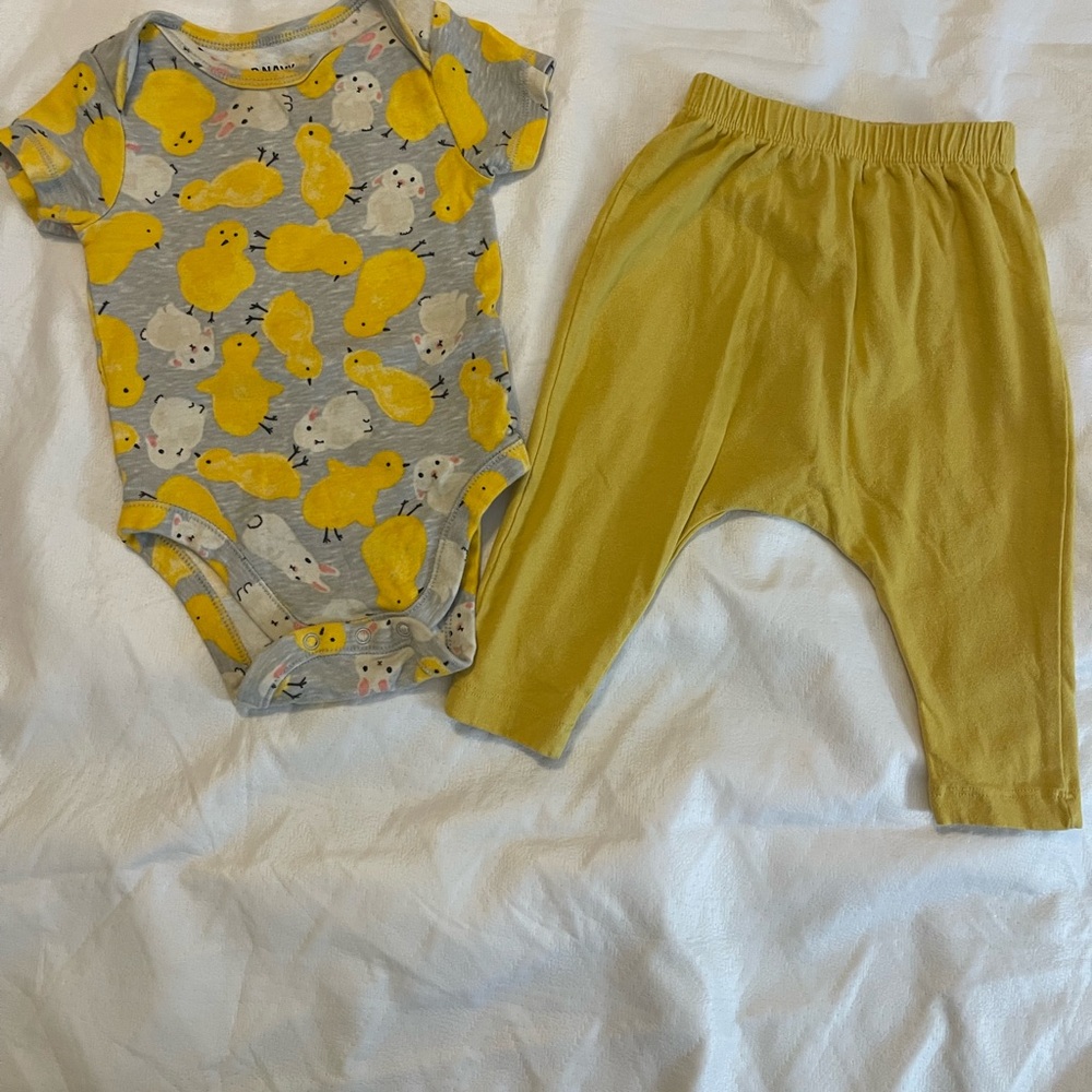 Old Navy Yellow Duck Print Baby Onesie & Adorable Pants